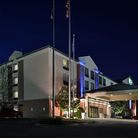 Holiday Inn Express Hotel & Suites Milwaukee-New Berlin By Ihg Buitenkant foto