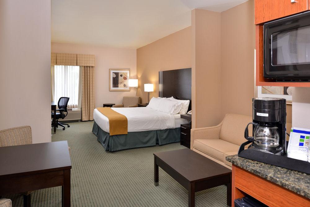 Holiday Inn Express Hotel & Suites Milwaukee-New Berlin By Ihg Buitenkant foto