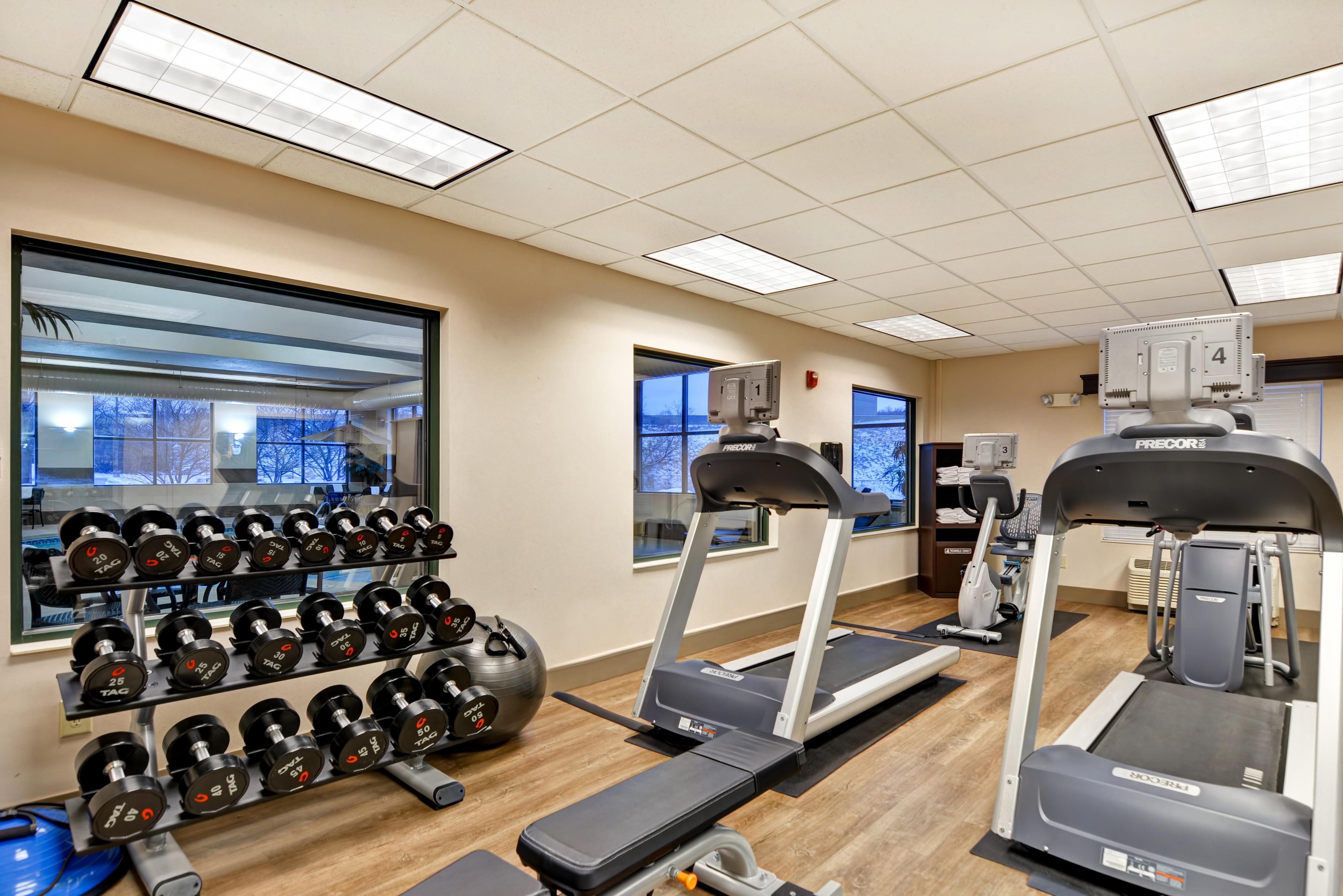 Holiday Inn Express Hotel & Suites Milwaukee-New Berlin By Ihg Buitenkant foto