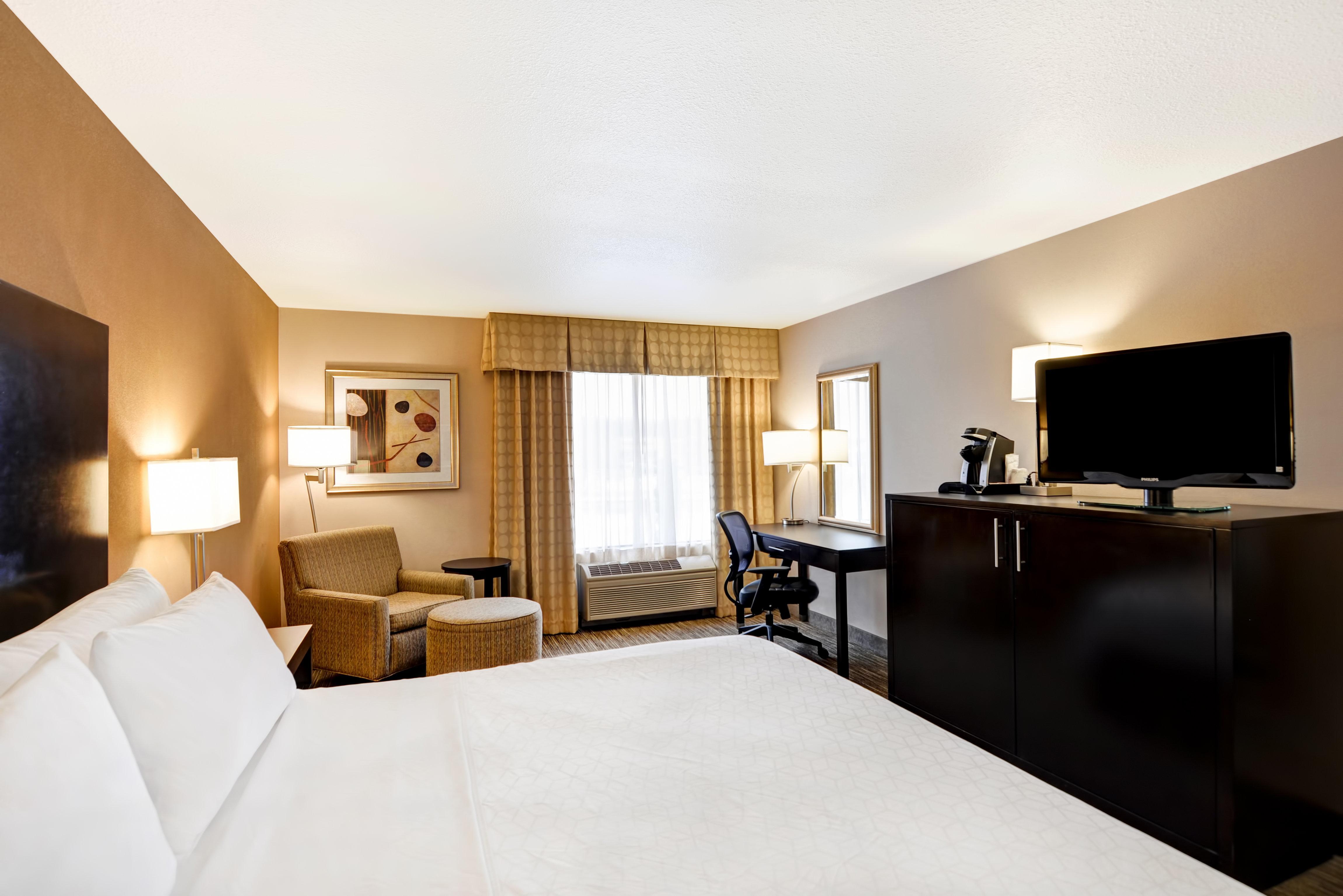 Holiday Inn Express Hotel & Suites Milwaukee-New Berlin By Ihg Buitenkant foto