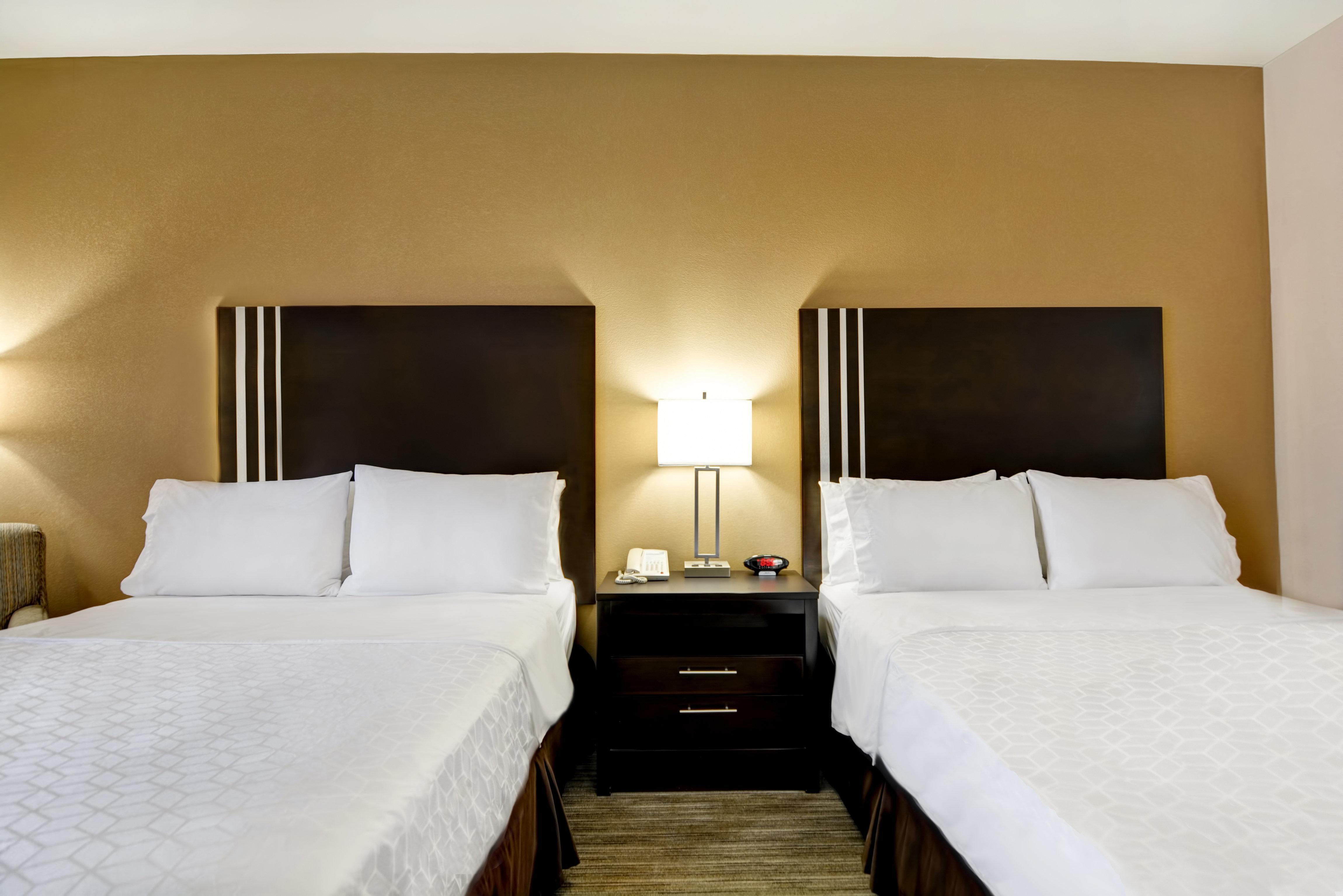 Holiday Inn Express Hotel & Suites Milwaukee-New Berlin By Ihg Buitenkant foto