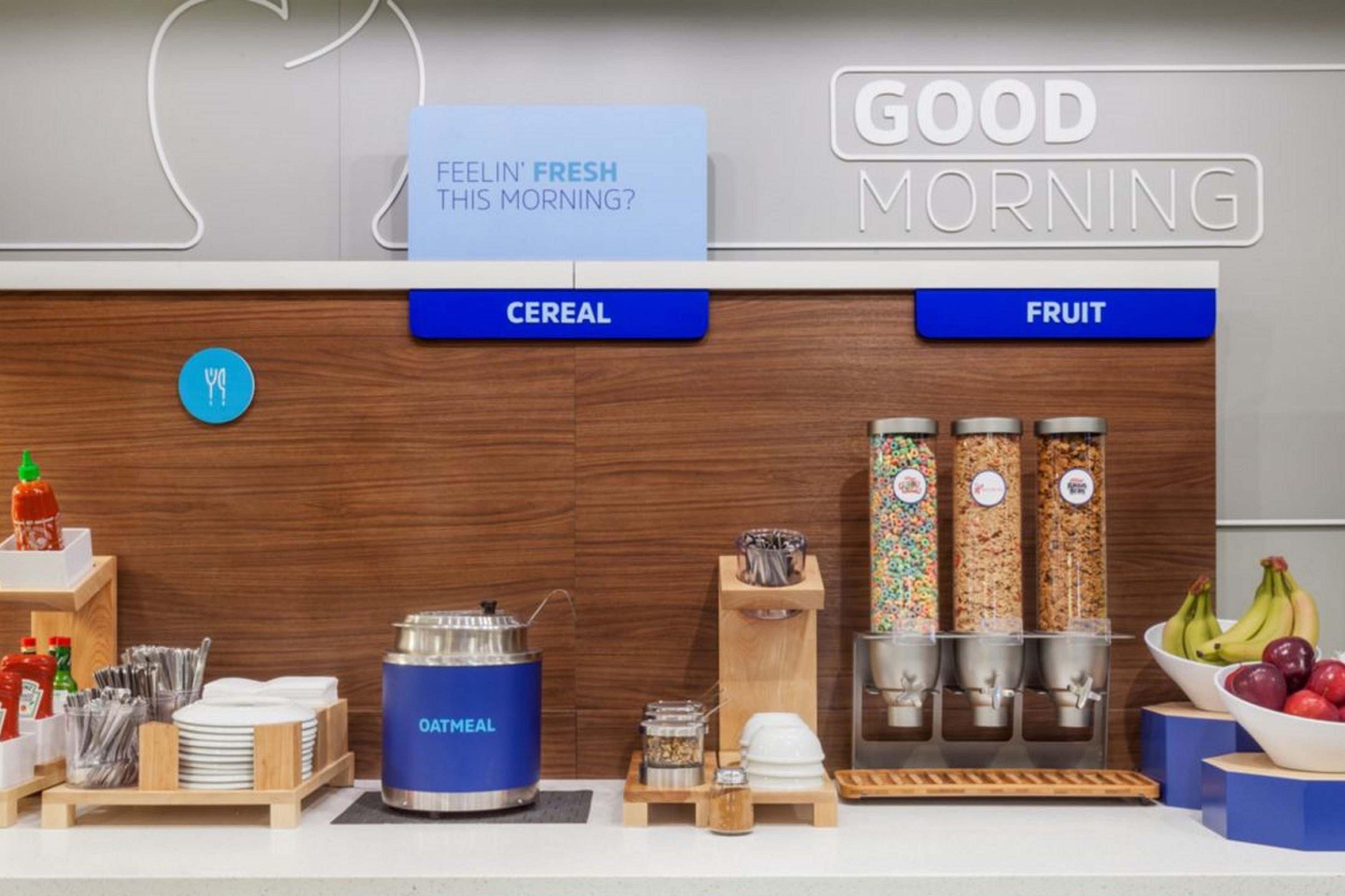 Holiday Inn Express Hotel & Suites Milwaukee-New Berlin By Ihg Buitenkant foto