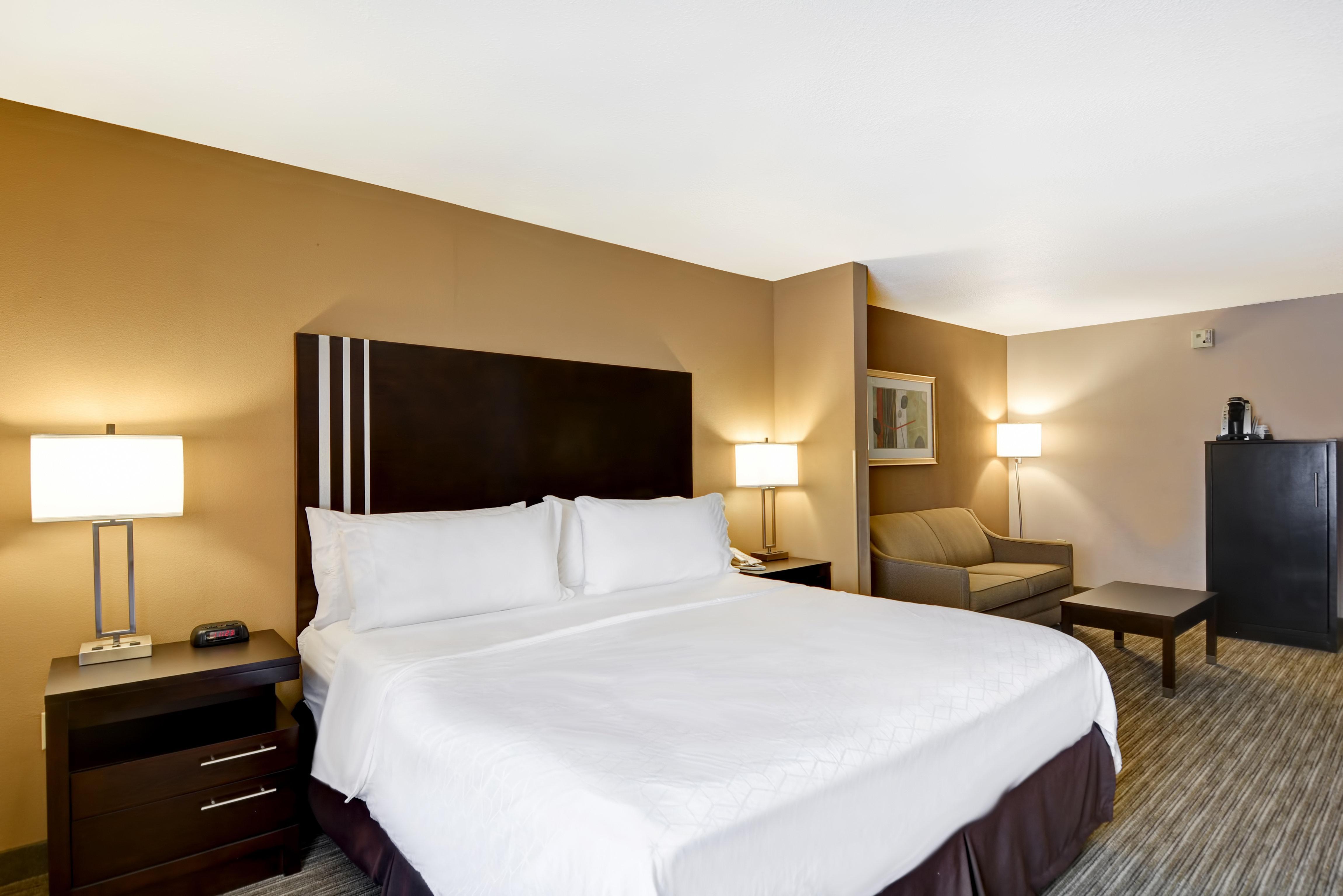 Holiday Inn Express Hotel & Suites Milwaukee-New Berlin By Ihg Buitenkant foto