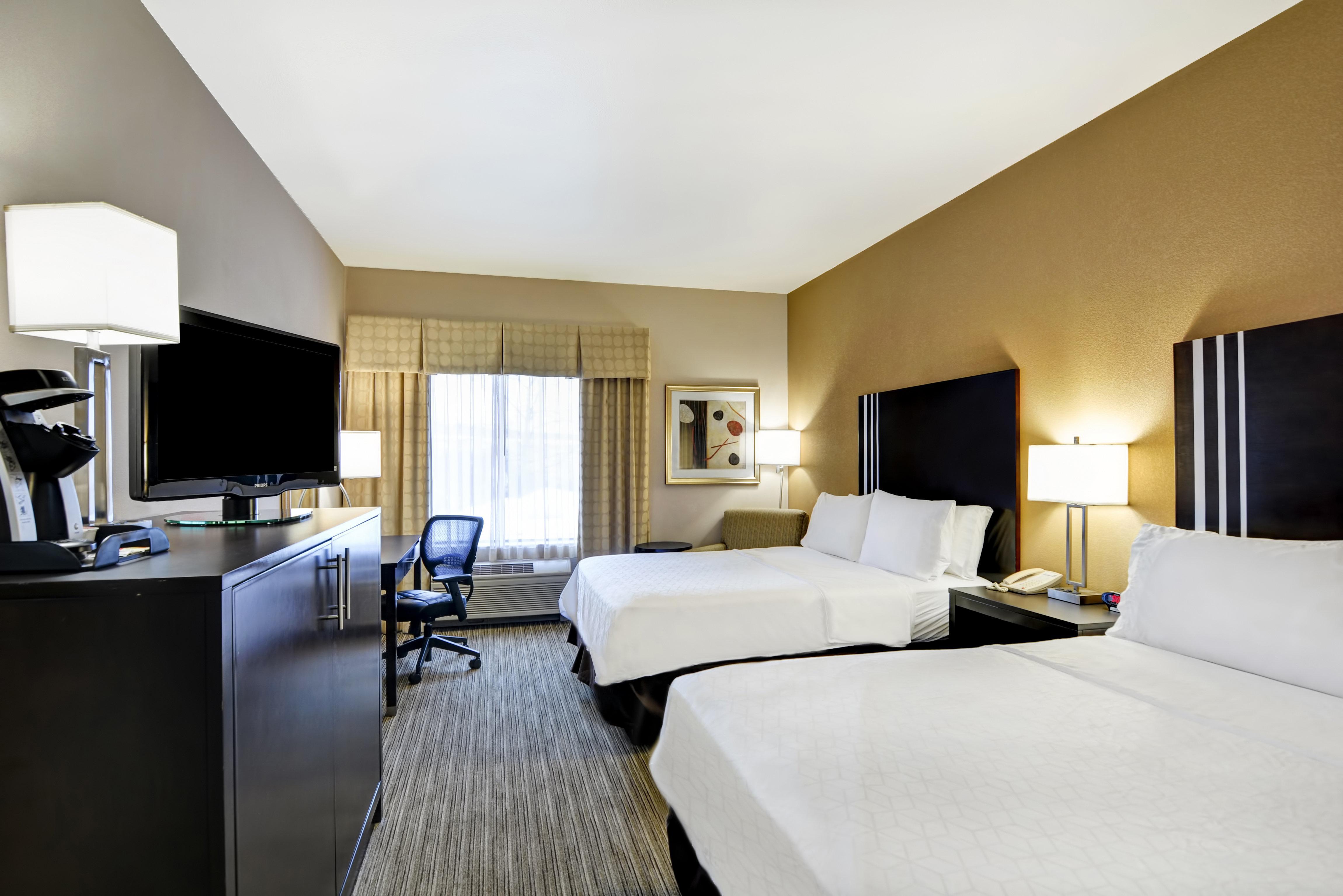 Holiday Inn Express Hotel & Suites Milwaukee-New Berlin By Ihg Buitenkant foto