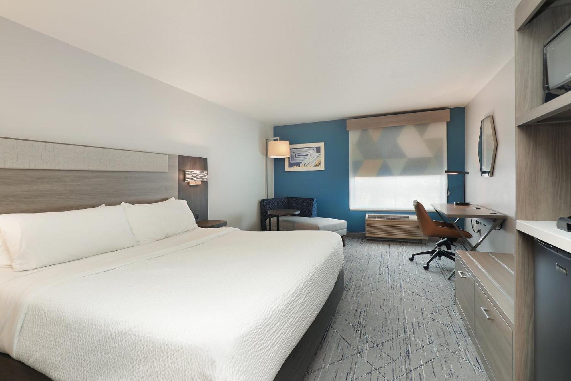 Holiday Inn Express Hotel & Suites Milwaukee-New Berlin By Ihg Buitenkant foto