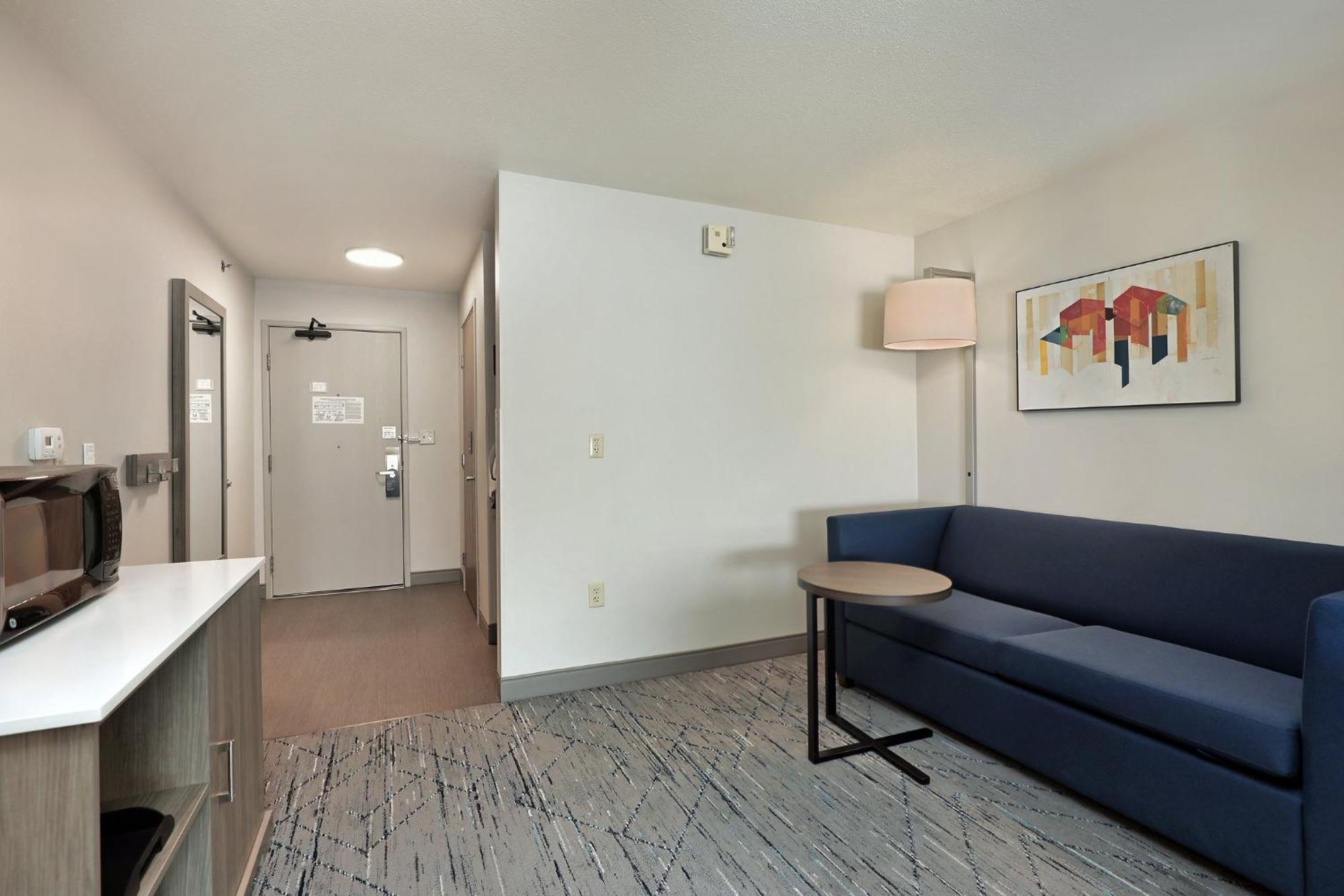 Holiday Inn Express Hotel & Suites Milwaukee-New Berlin By Ihg Buitenkant foto