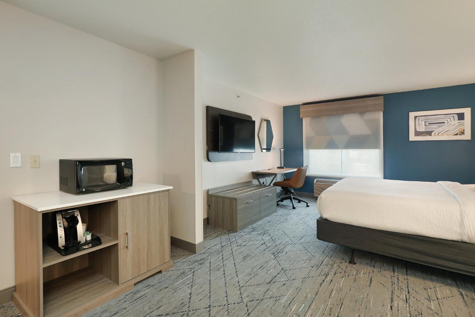Holiday Inn Express Hotel & Suites Milwaukee-New Berlin By Ihg Buitenkant foto