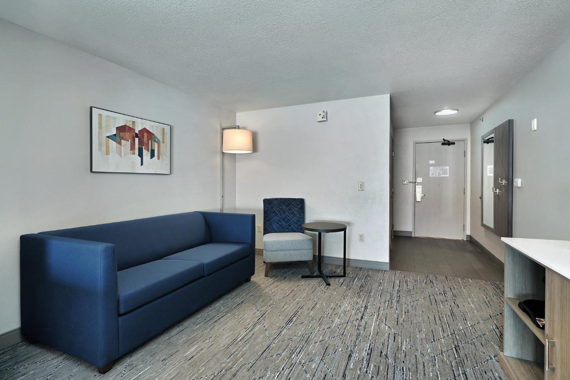Holiday Inn Express Hotel & Suites Milwaukee-New Berlin By Ihg Buitenkant foto