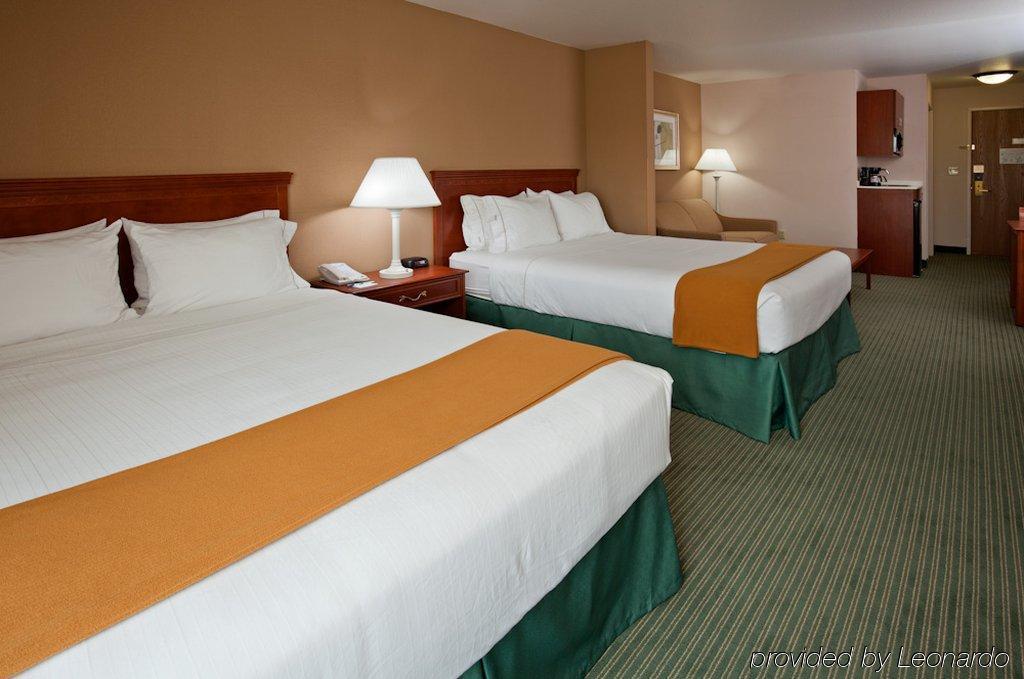 Holiday Inn Express Hotel & Suites Milwaukee-New Berlin, An Ihg Hotel Buitenkant foto